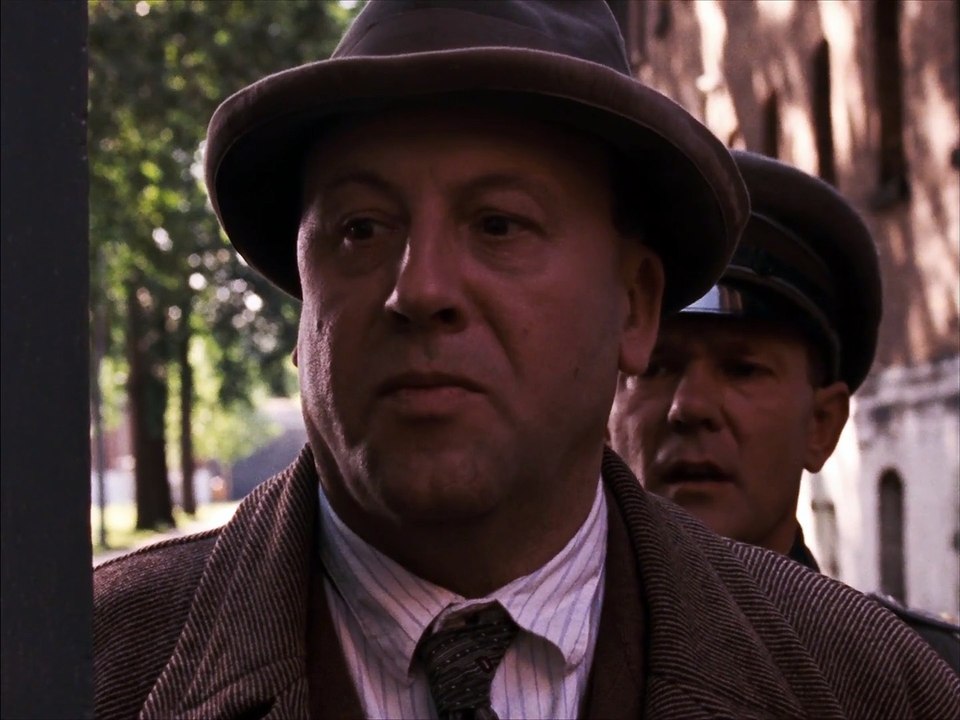 Berlin Alexanderplatz Folge 1