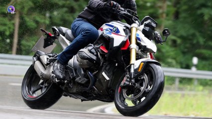 BMW’s Game-Changing Suspension Tech Explained | Dynamic Spring Rate at the Push of a Button!