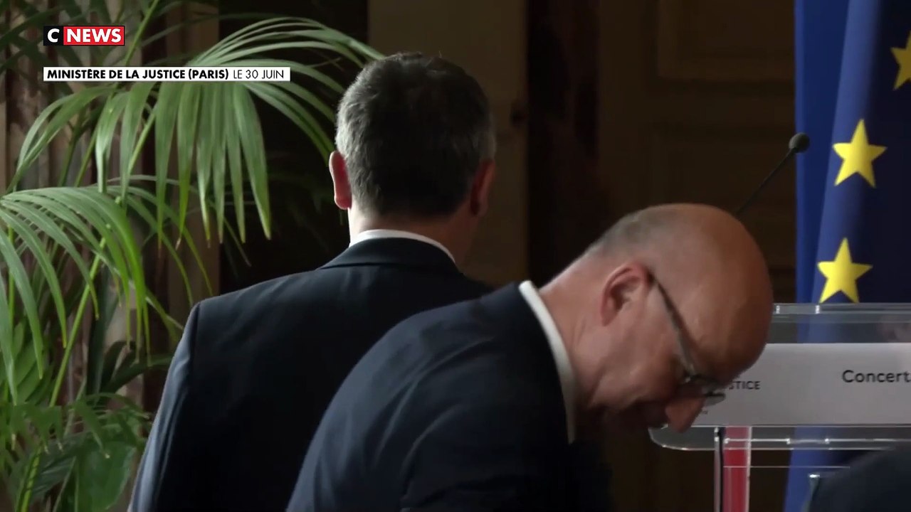 Gérald Darmanin incite les procureurs à mettre en place un couvre-feu pour les mineurs condamnés pour détention d'arme