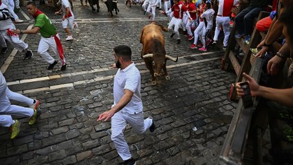 San Fermín 2025: vídeo y resumen del cuarto encierro, hoy 10 de julio