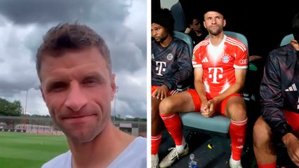 Thomas Muller se despide del Bayern de Múnich en la ciudad deportiva del club bávaro