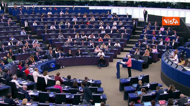 Pfizergate, von der Leyen: Mozione sfiducia voluta da estremisti sostenuti dai russi