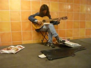 "Ring of Fire" im U-Bahn Rosenthaler Platz