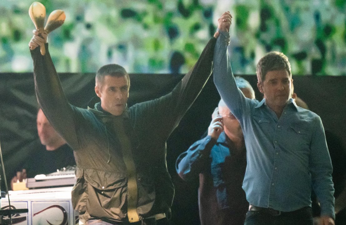 Liam Gallagher 'is being a total professional' on Oasis tour