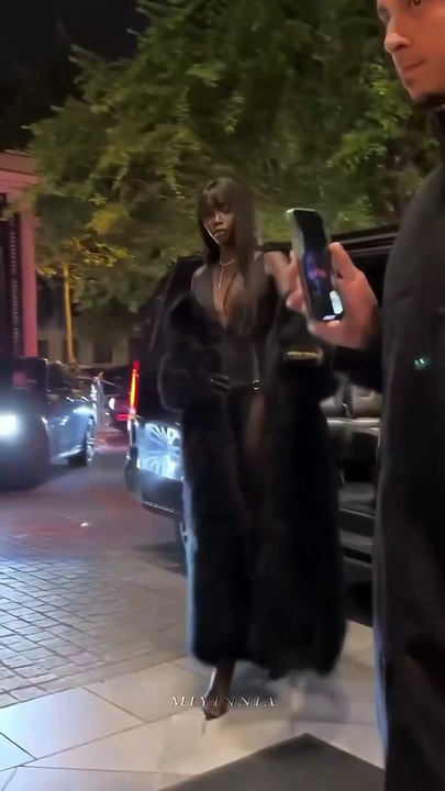 She‘s unreal, modeling body, silky chocolate skin, so beautiful.#anokyai