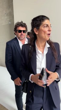 Vidéos - Patrick Bruel Les célébrités au défilé Tamara Ralph en marge de la Fashion Week Haute Couture à Paris, France, le 7 juillet 2025. Crédit : Florian Savina / Bestimage