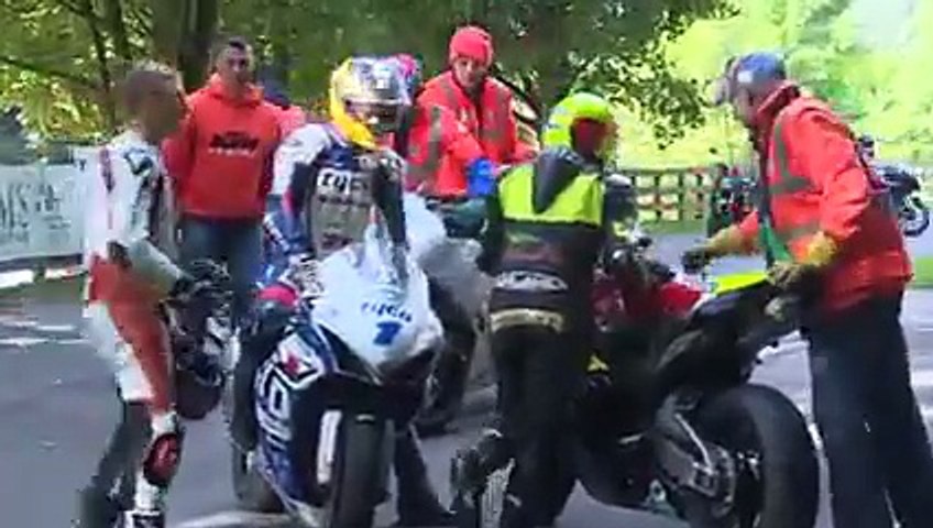 Isle Of Man TT - Massive crash in 2013 where 9 riders went down️