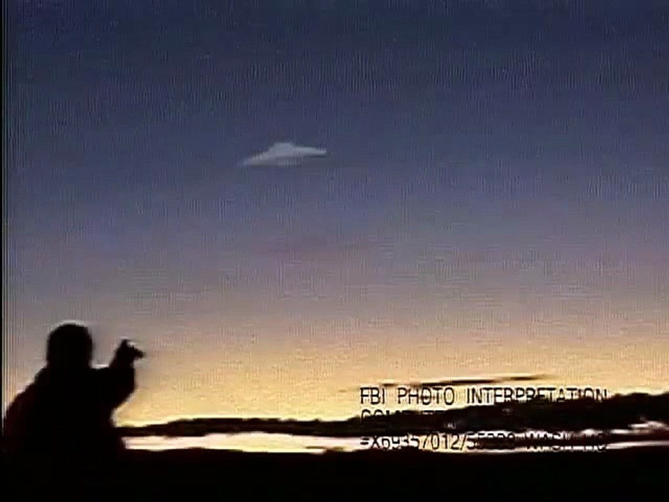 Générique de la série "X-Files : Aux frontières...