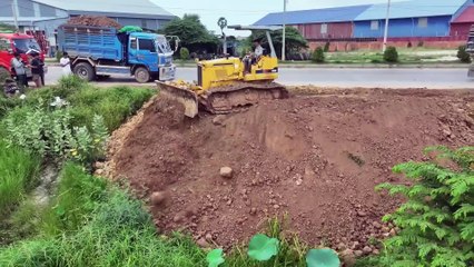 The Sink Land Was Coverage by Pit Now Filling And Compact By Machinery