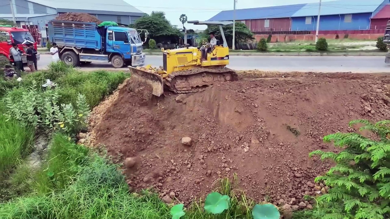The Sink Land Was Coverage by Pit Now Filling And Compact By Machinery