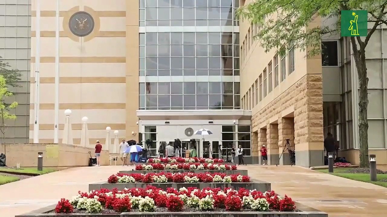 EE.UU. busca deportar a migrante salvadoreño a un país desconocido tras expulsarlo “por error”