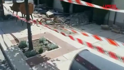 Terracina, crolla il solaio di un ristorante: le macerie davanti al locale