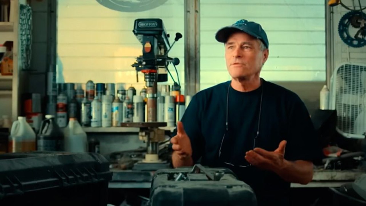 Fiasco total: El niño del globo Tráiler VO