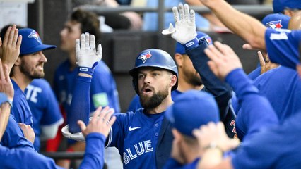 Blue Jays Score 9th Straight Win, Dominate White Sox 8-4