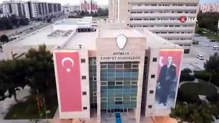 Rüşvet skandalına suçüstü! Deste deste para ele geçirildi