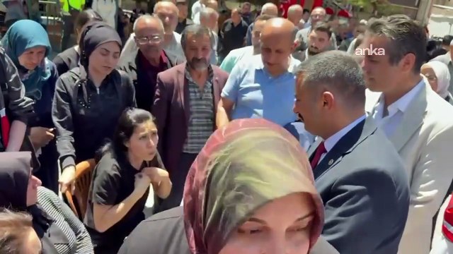 Şehit ablasından cenazede tepki: 'Burada AKP'li kimseyi istemiyorum'