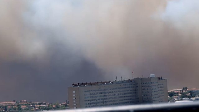 A Marseille, les images impressionnantes de l'incendie qui a atteint la ville