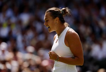 Wimbledon : Sabalenka se fait peur face Siegemund, mais passe en demie