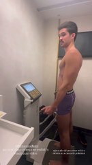João Guilherme aparece de cueca em vídeo e confessa se sentir ‘uma criança’