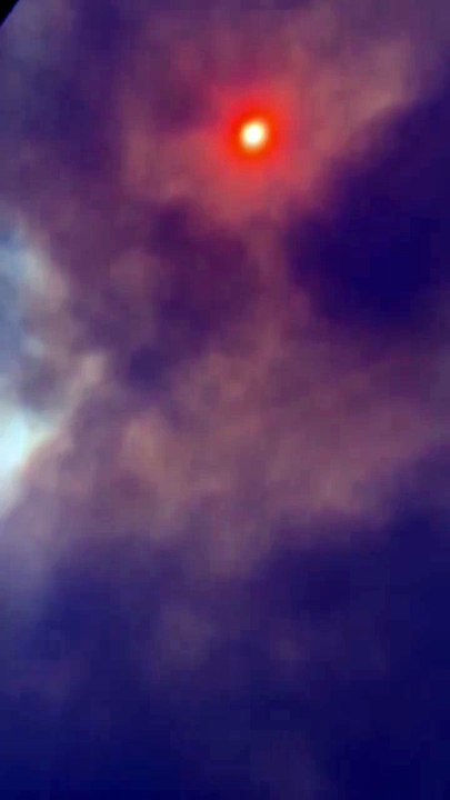 Un épais nuage de fumée recouvre Marseille, un incendie ravage le secteur du Marinier