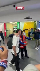 José Paradela aterrizó esta mañana en CDMX para cerrar su contratación con Cruz Azul