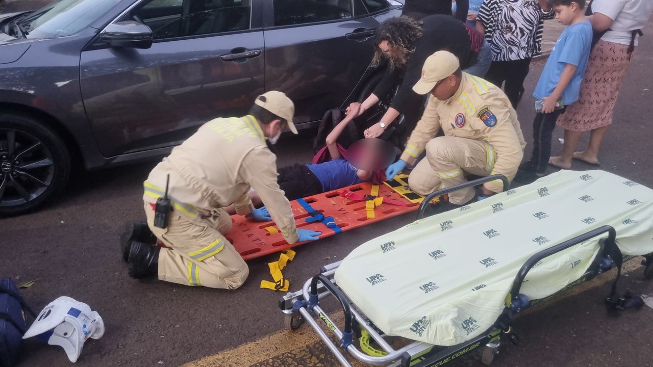 Adolescente sofre fratura no tornozelo ao ser atropelado em Cascavel