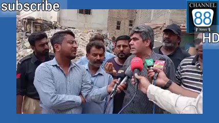 ماضی میں لیاری میں پٹا سسٹم چلانے والے بلڈنگ انسپیکٹر ذوالفقار شاہ میڈیا کے نمائندے نے پوچھا کہ اس طرح کی غیر قانونی تعمیرات کیسے ہوئی جواب گول مول کر دیا  جواب دینے سے قاصر رہیں اور پسینے میں شرابور ہو کر  شرم کے مارے بلڈنگ انسپیکٹر ذوالفقار شاہ  ے