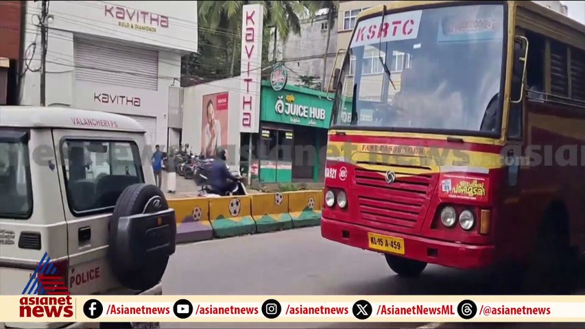 സ്വകാര്യ വാഹനം തടഞ്ഞത് ചോദ്യം ചെയ്തു; പൊലീസും സമരക്കാരും തമ്മിൽ ഉന്തും തള്ളും