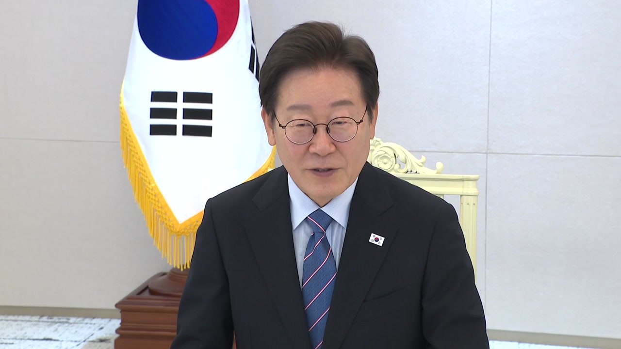이 대통령, 종교계 지도자들과 오찬…국민 통합 의견 청취 / YTN