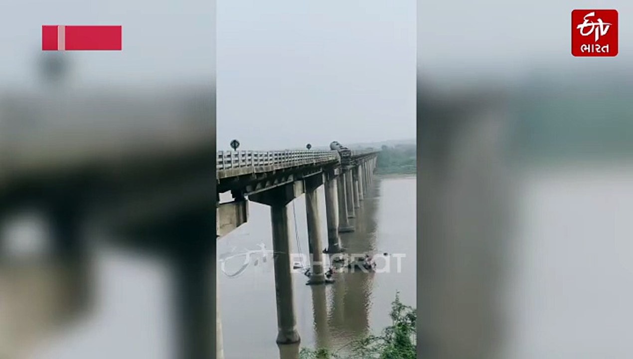 વડોદરા નજીક ગંભીરા બ્રિજ તૂટી પડ્યો: 4 વાહનો નદીમાં ખાબક્યા, 2 લોકોના મોત