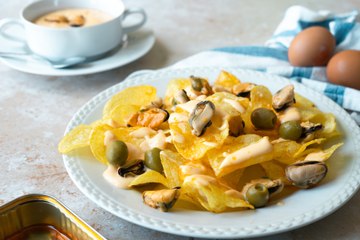 Mayonesa de mejillones con patatas chips