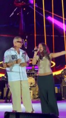 ابنة عمرو دياب تشاركه الغناء على المسرح