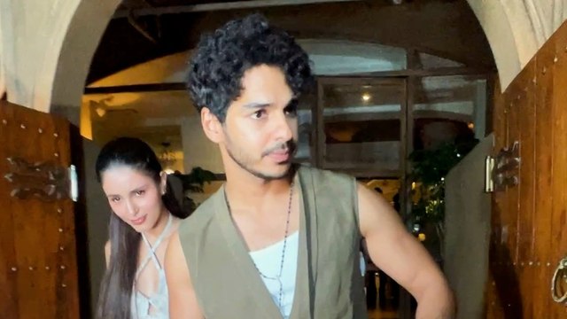बांद्रा में गर्लफ्रेंड संग स्पॉट हुए Ishaan Khatter