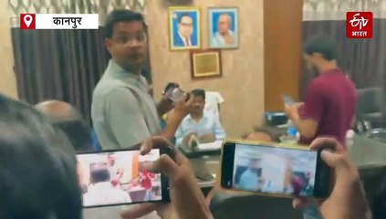 कानपुर DM-CMO विवाद; अब कुर्सी का तमाशा, एक पोस्ट पर 2 अधिकारी, सीएमओ दफ्तर में गजब का ड्रामा