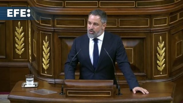 Abascal pide la dimisión de Sánchez y critica la tentación de Feijóo de ser el PSOE azul
