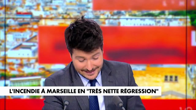 «Je ne voyais pas le bout du capot de ma voiture» : Renaud, un habitant des Pennes-Mirabeau, près de Marseille, raconte son cauchemar dans l'incendie