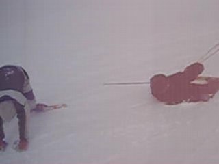 Premiers pas de Simo au ski