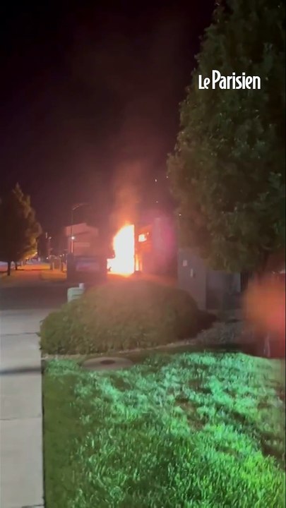 Un Domino's Pizza explose après un accident de voiture