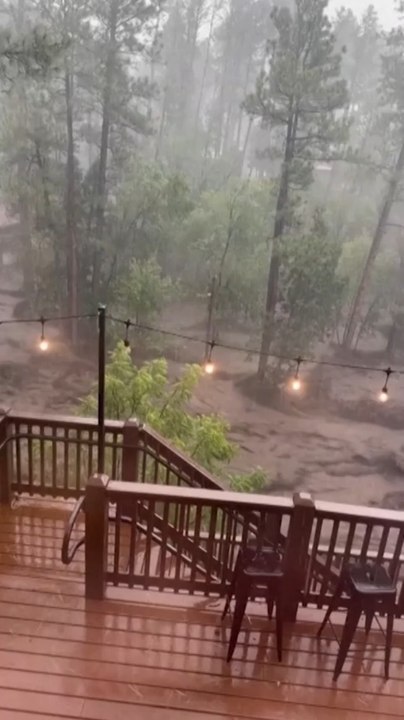 Las fuertes lluvias en Nuevo México arrastran una casa entera
