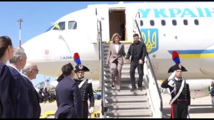 Ucraina, Zelensky atterrato a Roma con la moglie Olena