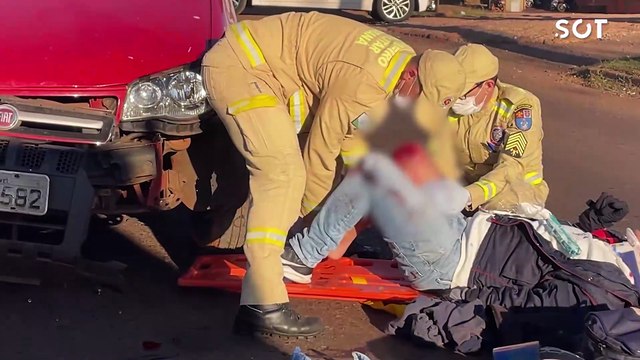 Motociclista fica gravemente ferido após colisão frontal com picape no Bairro Brasmadeira em Cascavel