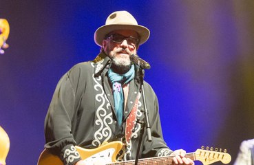 The Mavericks frontman Raul Malo fears he could be deported from the US despite being born in Florida