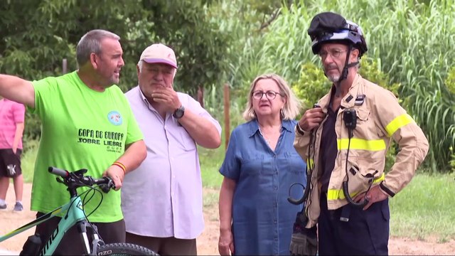 Bomberos estabilizan el incendio de Paüls (Tarragona) pero mantienen el confinamiento