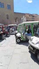 Caddy, la protesta sotto Palazzo Vecchio