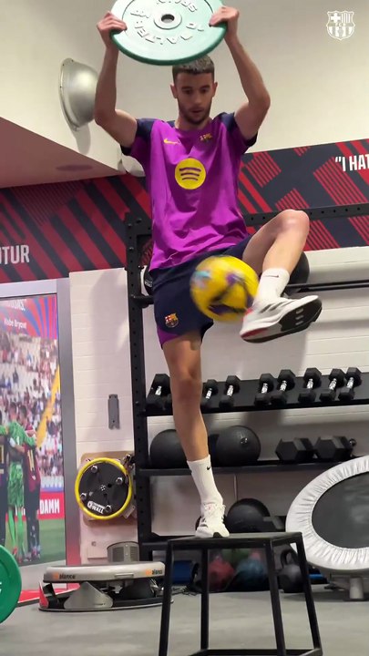 Joan García se machaca en el gimnasio de la Ciutat Esportiva