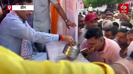 मुख्यमंत्री भजनलाल शर्मा ने दी हेलीकॉप्टर से गिरिराजजी की परिक्रमा, श्रद्धालुओं को पिलाया जल