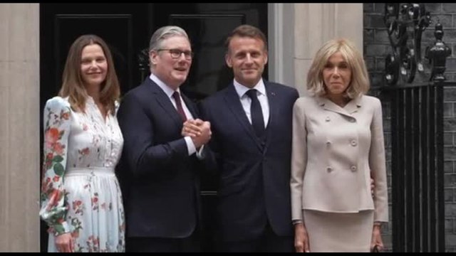 Keir Starmer accoglie Emmanuel Macron a Downing Street