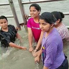 गंगा की लहरों में भीगी परंपरा – तन भी पवित्र, मन भी 🔆