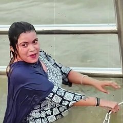 गंगा में भीगा तन, शांति में डूबा मन 🔱🌅