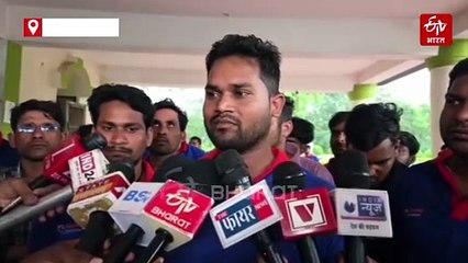 शराब दुकान के कर्मचारियों की चेतावनी, अपने साथी की गिरफ्तारी से हुए नाराज